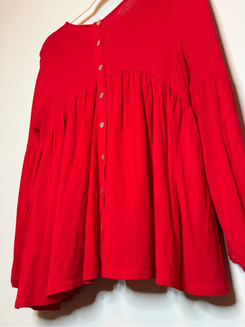 Eri + Ali Women's Red V-Neck Long Sleeve Pleated Tunic Top - Picture 7 of 8